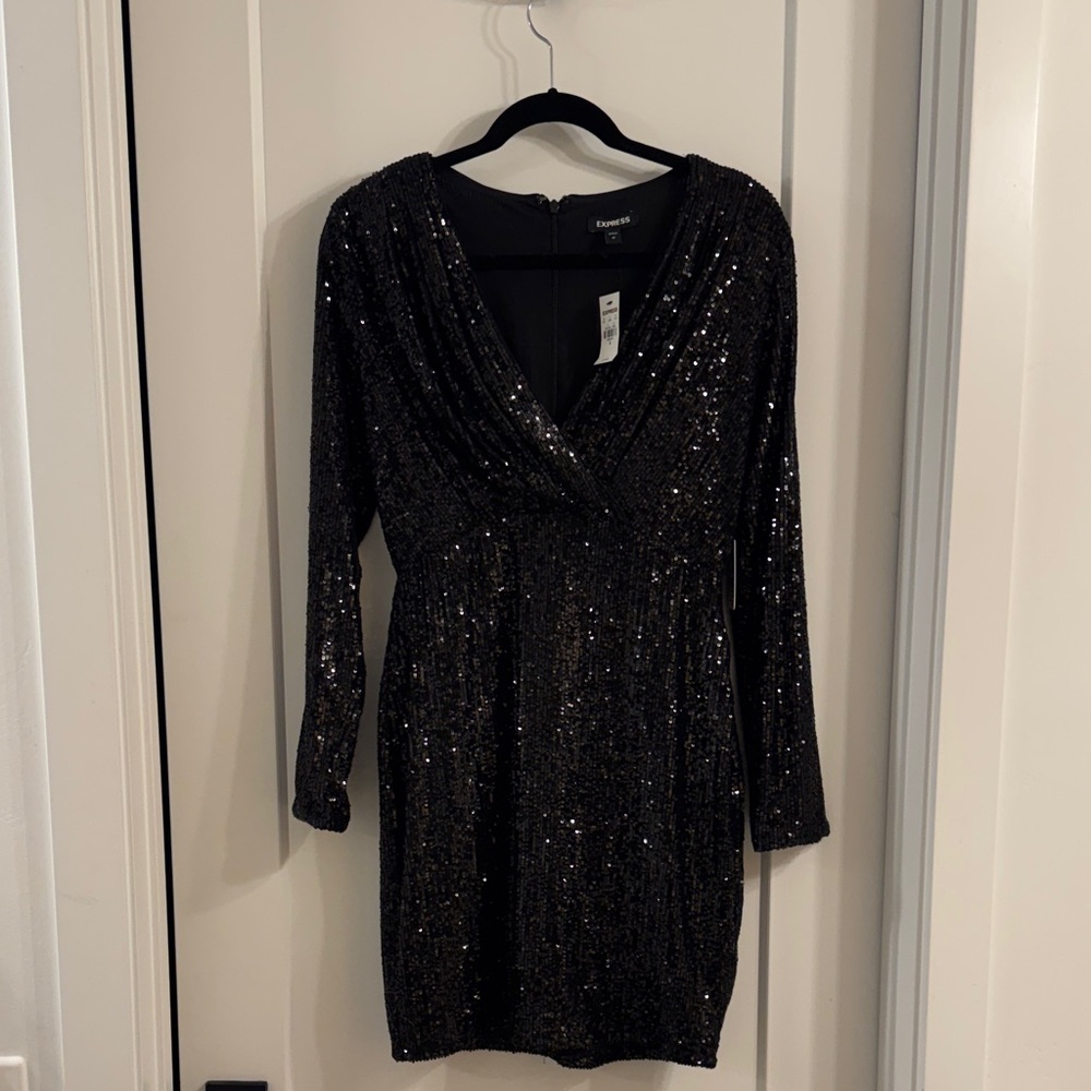 Express Black Sequin Long Sleeve V-Neck Dress Medium